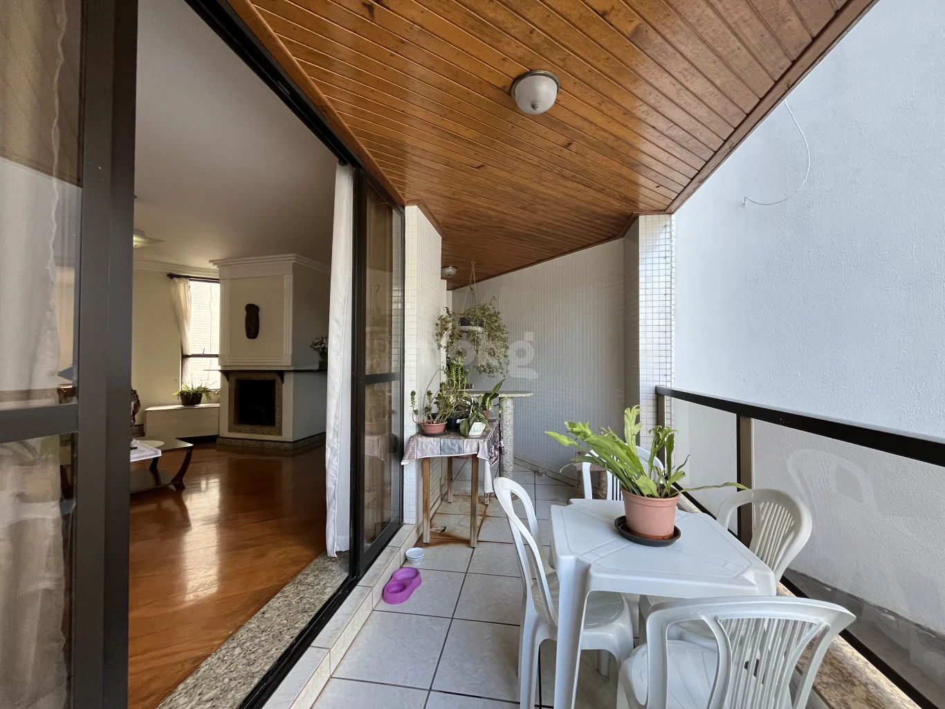 Apartamento para alugar com 3 quartos