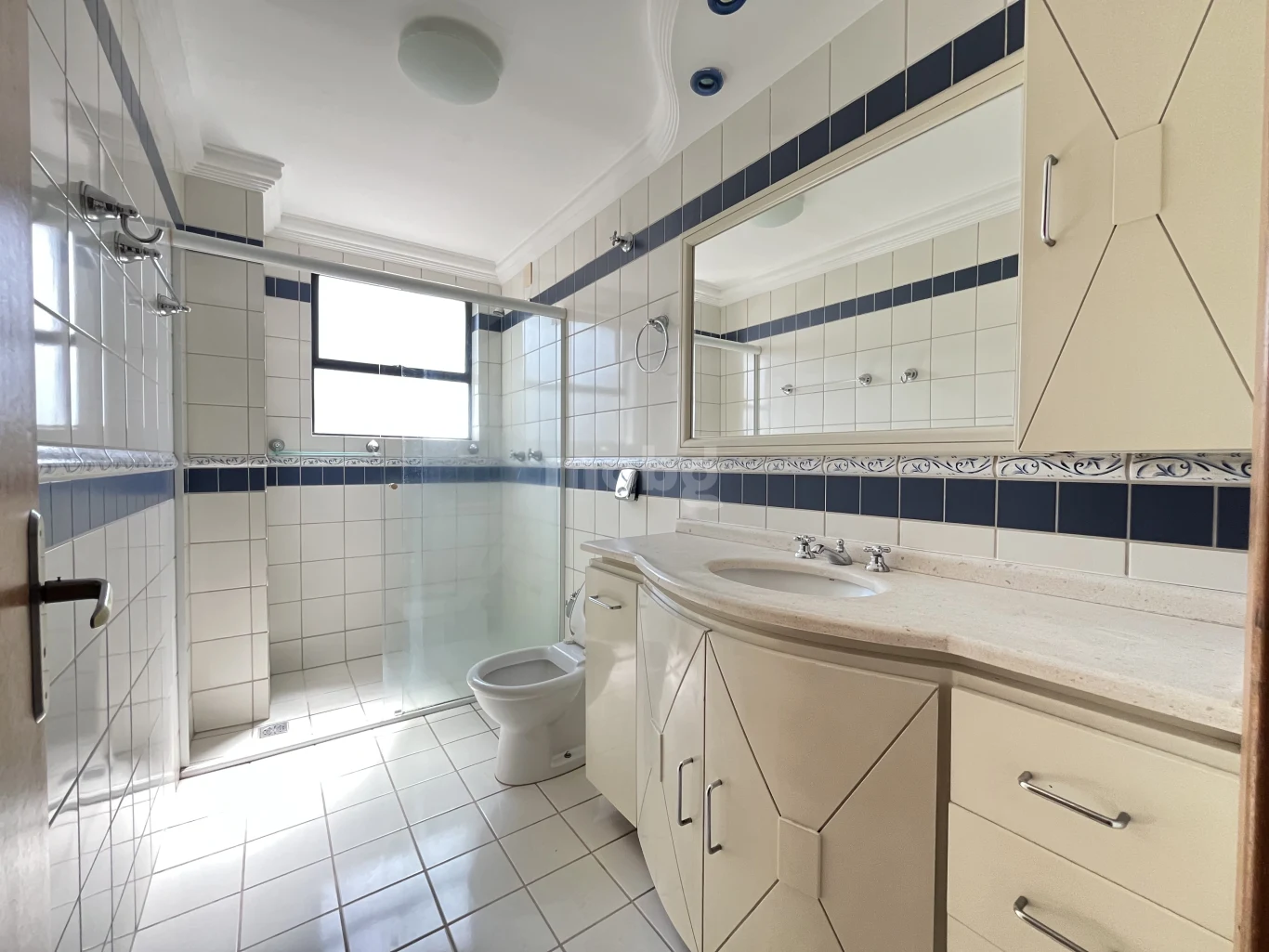 Apartamento para alugar com 3 quartos