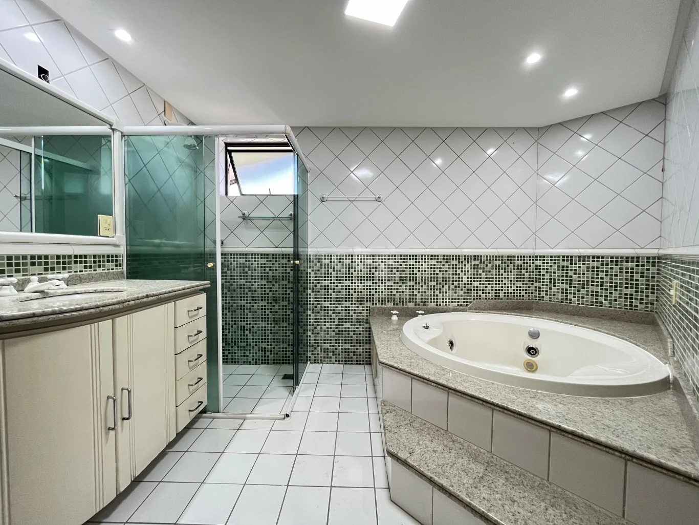 Apartamento para alugar com 3 quartos