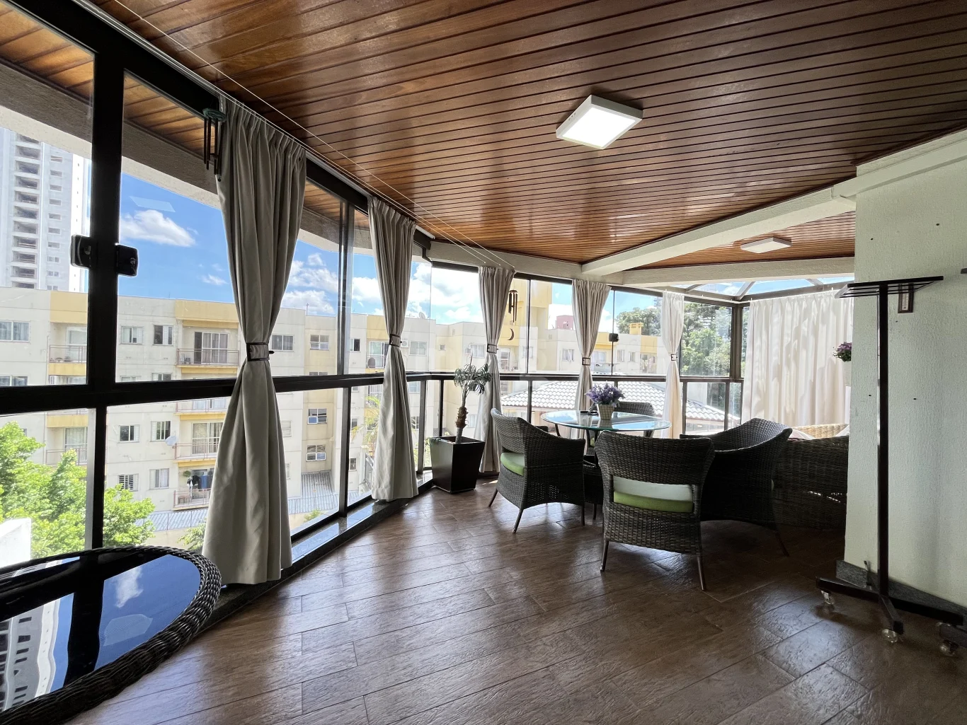 Apartamento para alugar com 3 quartos