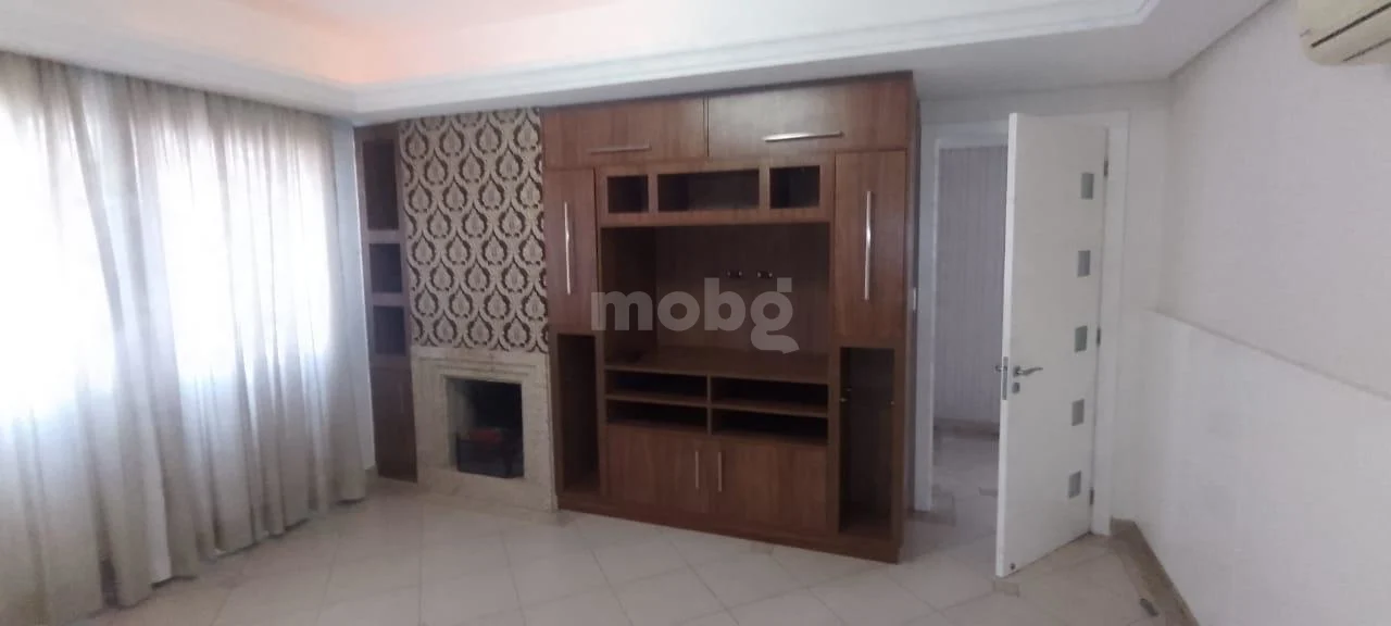 Apartamento para alugar com 4 quartos