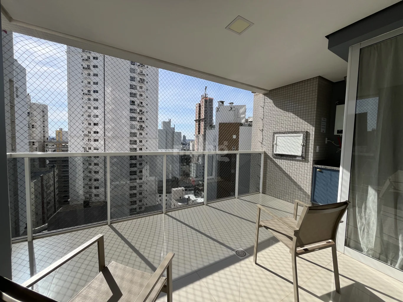 Apartamento para alugar com 3 quartos