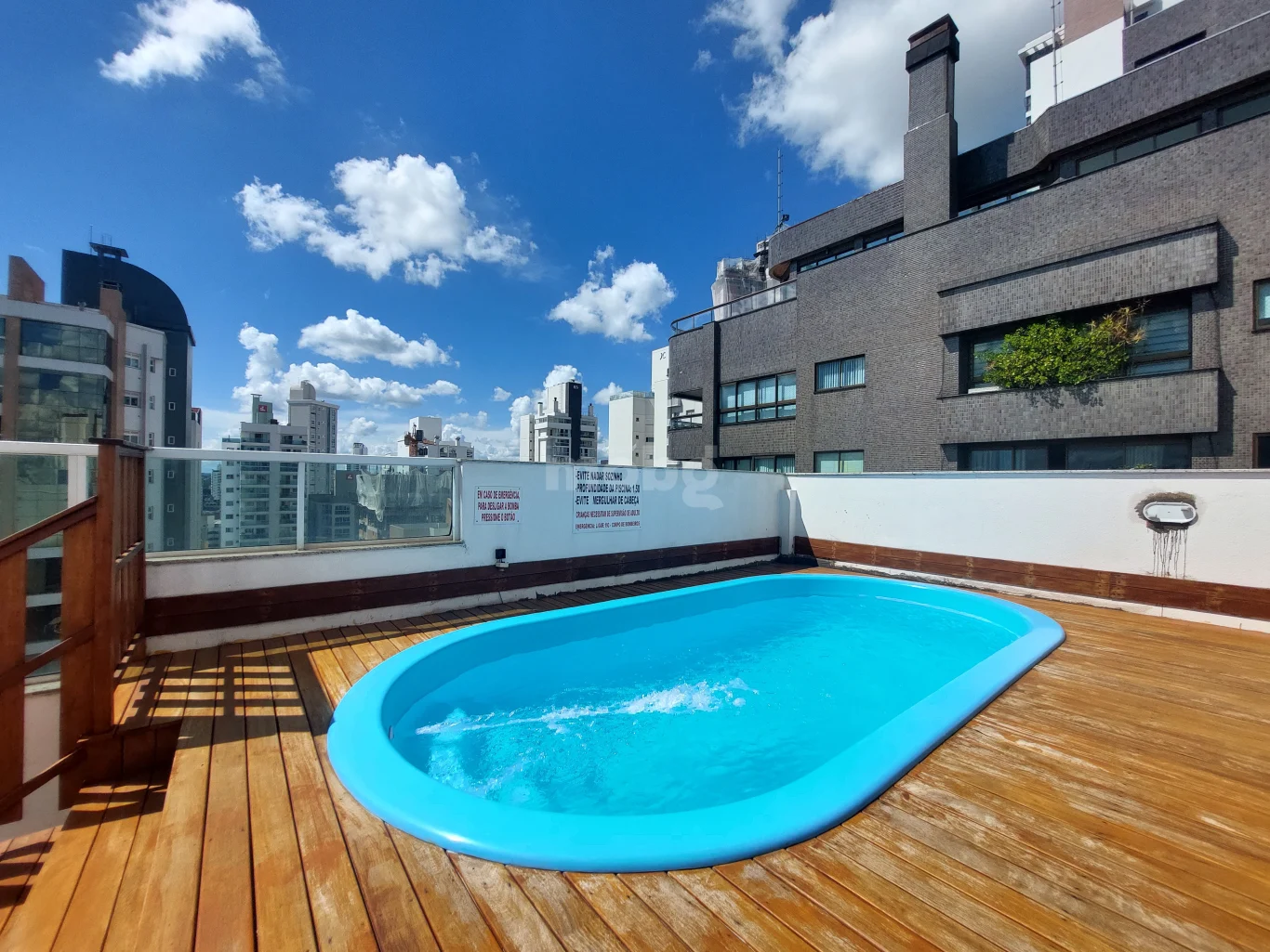 Apartamento para alugar com 3 quartos