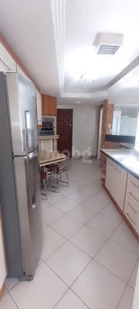 Apartamento para alugar com 4 quartos