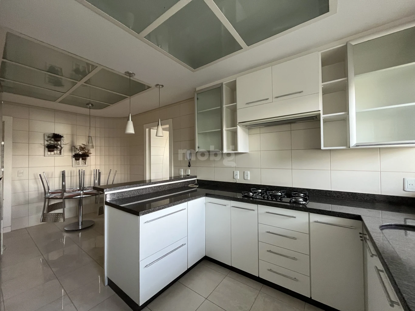 Apartamento para alugar com 4 quartos