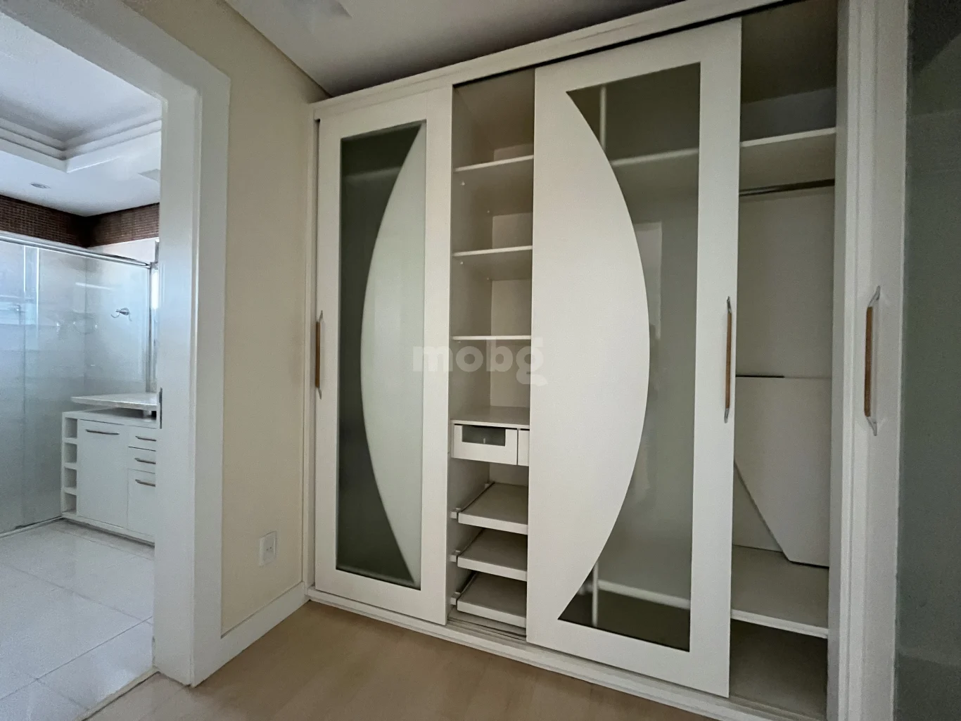 Apartamento para alugar com 4 quartos