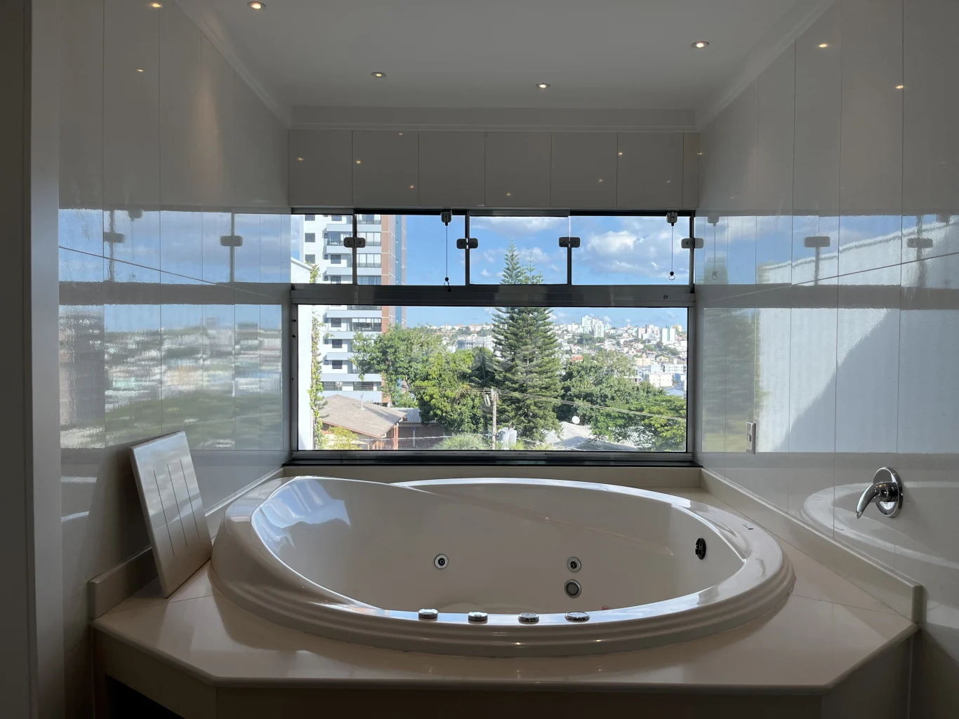 Apartamento para alugar com 5 quartos