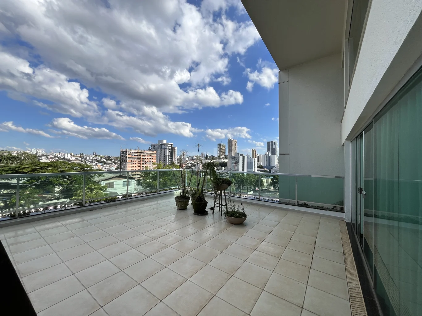 Apartamento para alugar com 5 quartos