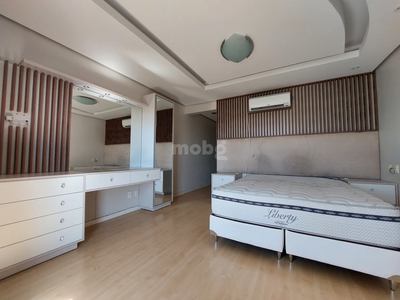 Apartamento para alugar com 4 quartos