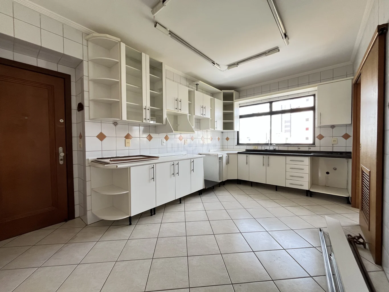 Apartamento para alugar com 3 quartos