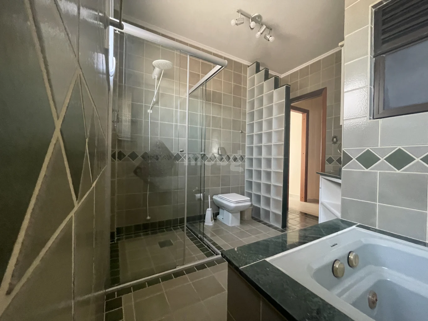 Apartamento para alugar com 4 quartos